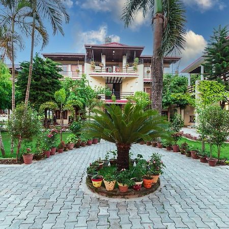 Royal Tiger Luxury Resort 4 Star Sauraha Kültér fotó