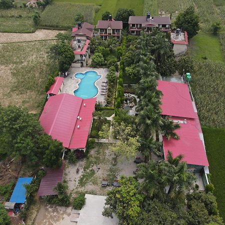 Royal Tiger Luxury Resort 4 Star Sauraha Kültér fotó