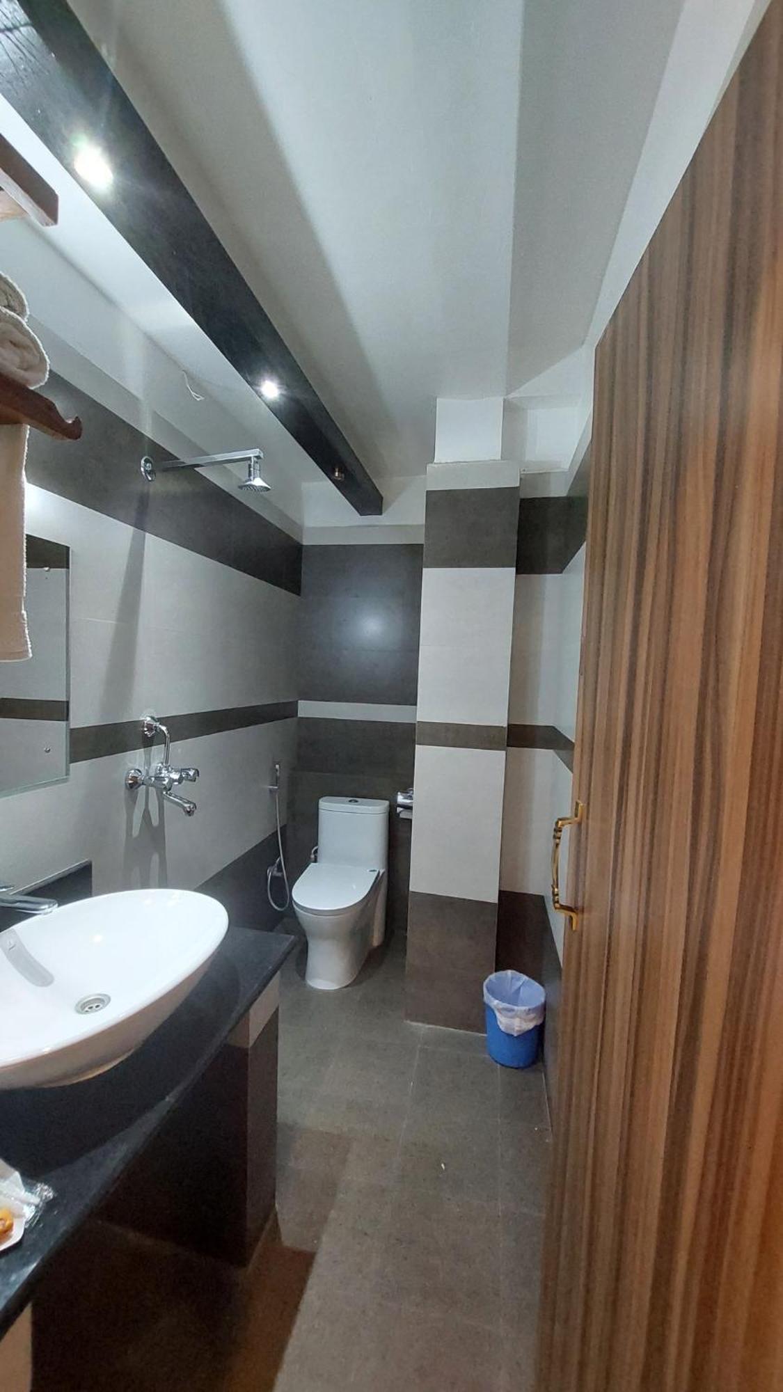 Royal Tiger Luxury Resort 4 Star Sauraha Kültér fotó